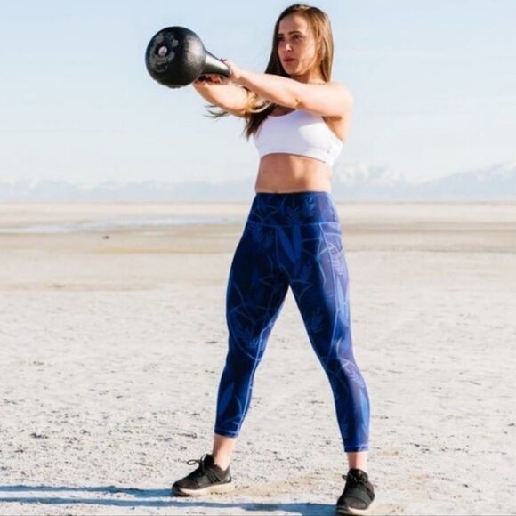 ZYIA Pants - Zyia Active Azul Paradise Pocket Light n Tight Hi-Rise Capri Leggings 20” 14/16